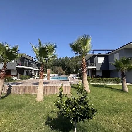 Palmiye Havuzlu Dag Manzarali Goeynuek Kemer Holiday home