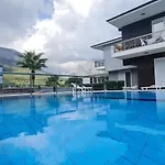 Palmiye Havuzlu Dag Manzarali Goeynuek Kemer * アンタルヤ