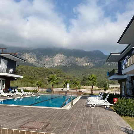بيت للعطل Palmiye Havuzlu Dag Manzarali Goeynuek Kemer *