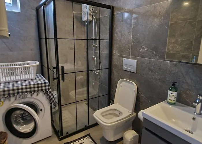 Dom wakacyjny Palmiye With Pool In Goeynuek *