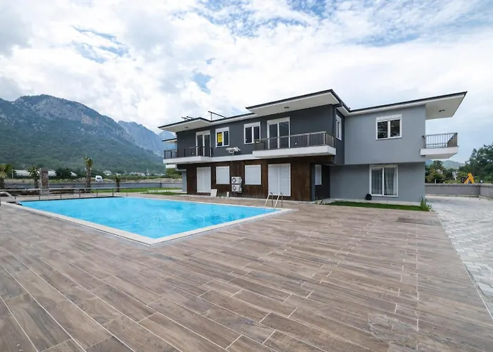 Palmiye With Pool In Goeynuek Antalya