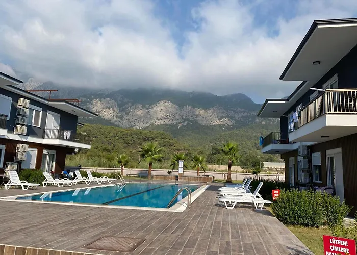 Dom wakacyjny Palmiye With Pool In Goeynuek *