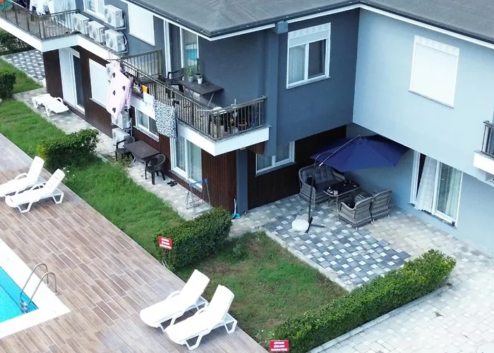 Palmiye With Pool In Goeynuek *