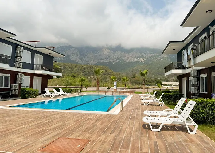 Palmiye With Pool In Goeynuek