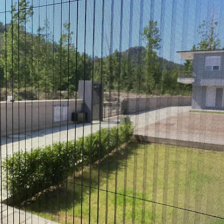 Palmiye Havuzlu Dag Manzarali Goeynuek Kemer 度假居